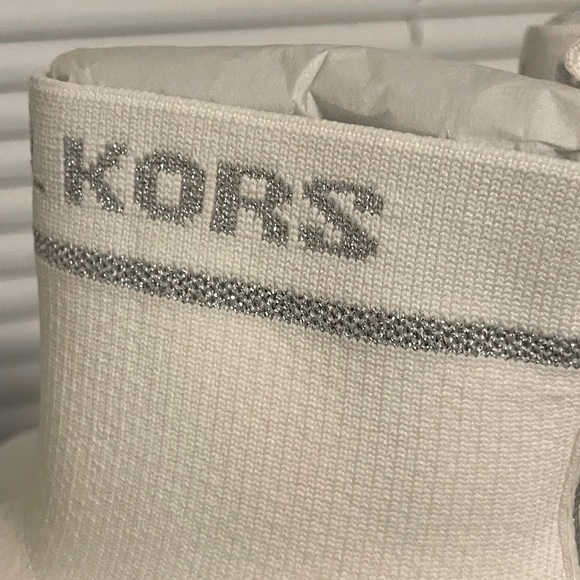 NEW! 𝑴𝑲 𝑺𝑶𝑪𝑲 𝑺𝑵𝑬𝑨𝑲𝑬𝑹𝑺 - Picture 3 of 6